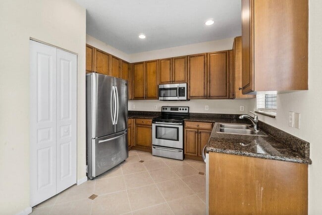 Building Photo - 580 Calamint Point