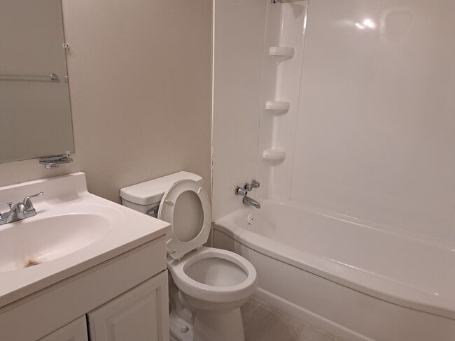 Building Photo - Beautiful Two Bedrooms newly renovated