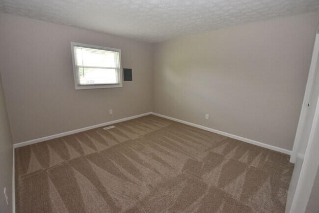 Building Photo - 1439-1441 Coachlite Dr