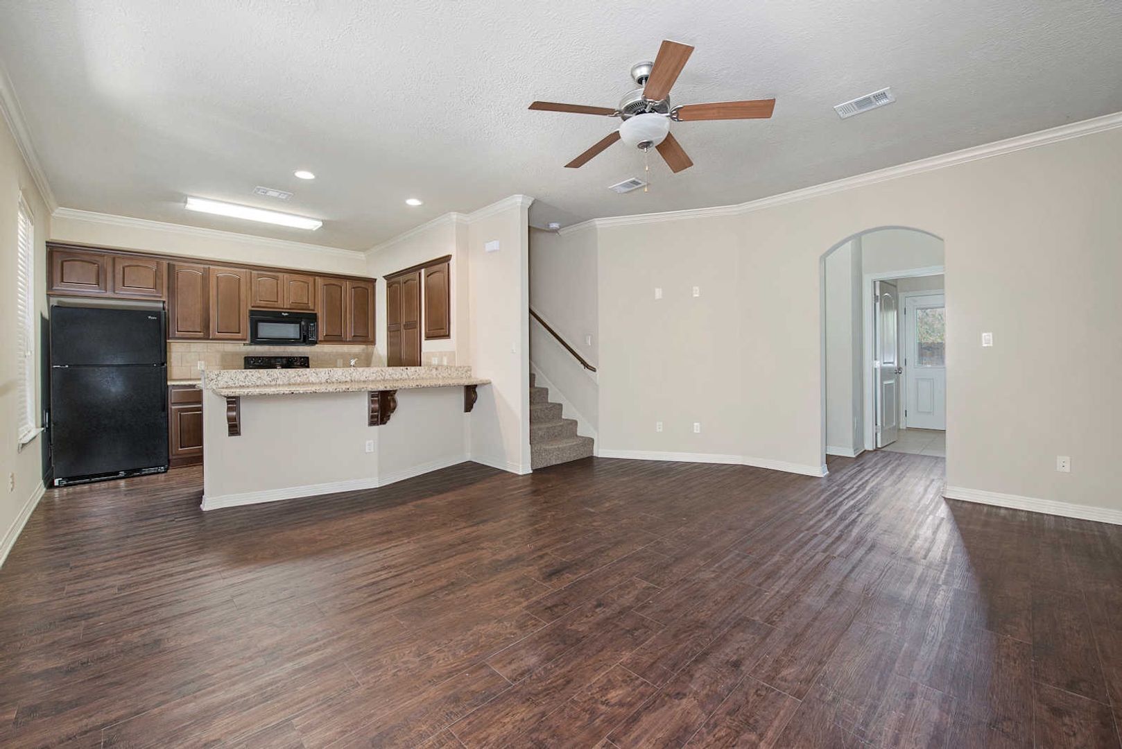 Building Photo - August 2026 Move In! 3 Bed, 3.5 Bath Condo in Great Community!