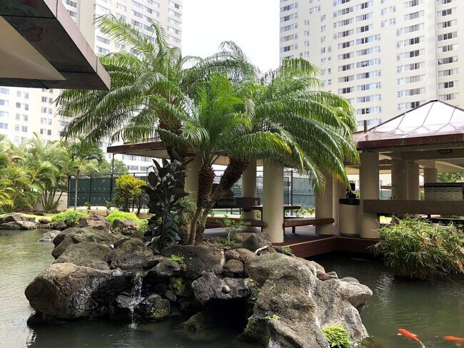 Building Photo - Subtly Furnished Honolulu Park Place 2BR/2BA/2PK Ocean View