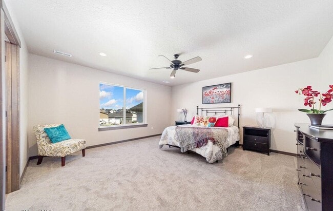 Building Photo - 2743 N Neptune Street