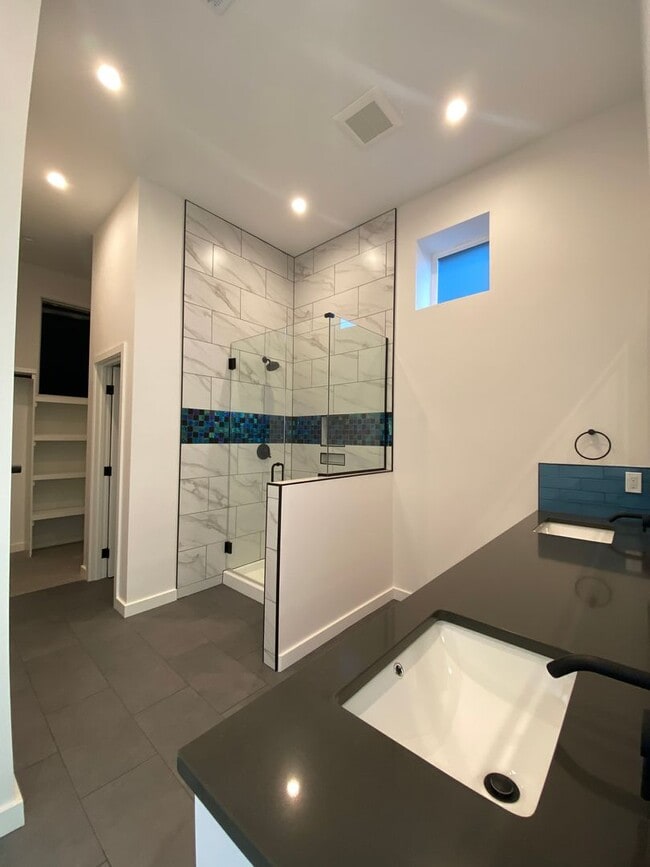 Building Photo - 3 Bedroom | 2.5 Bath Home in White Salmon