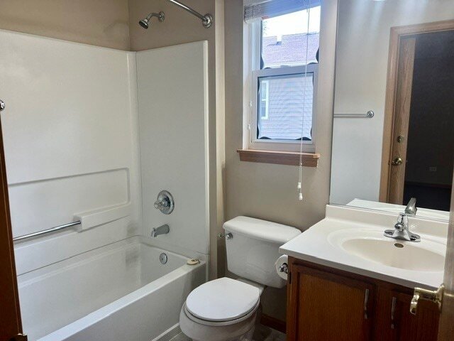 Building Photo - 2213 Carpenter Ave