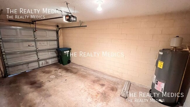 Building Photo - 331 Freedom's Ring Dr