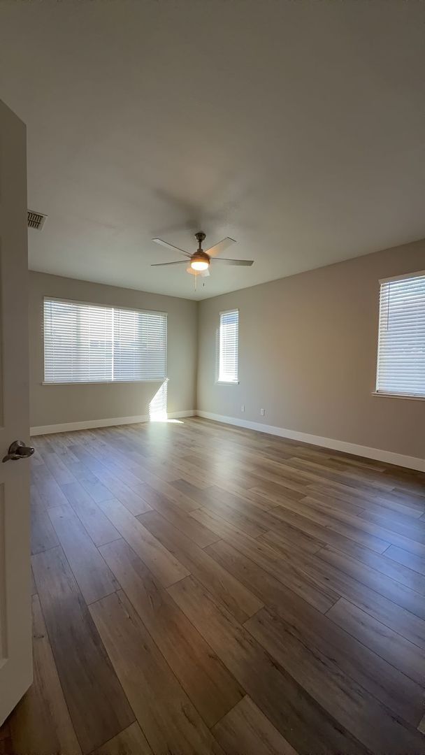 Building Photo - 2390 River Rock Dr