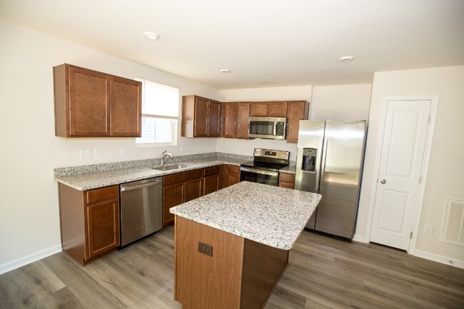 Building Photo - 209 Creighton Ridge Dr