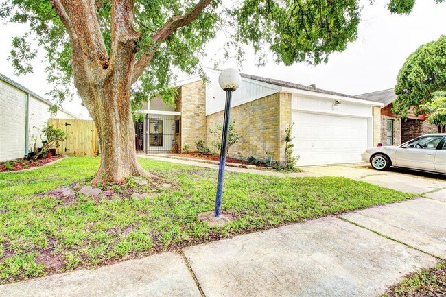 Building Photo - 6615 Briar Terrace Dr
