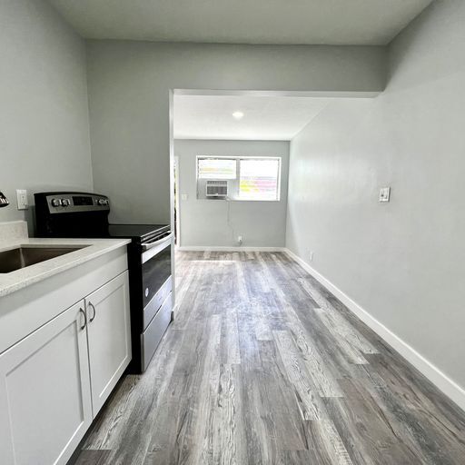 Building Photo - 808 NW 7th Terrace