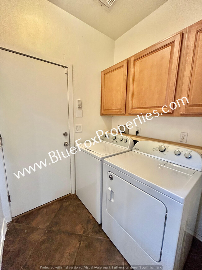 Building Photo - 7447 N Bradstreet Dr