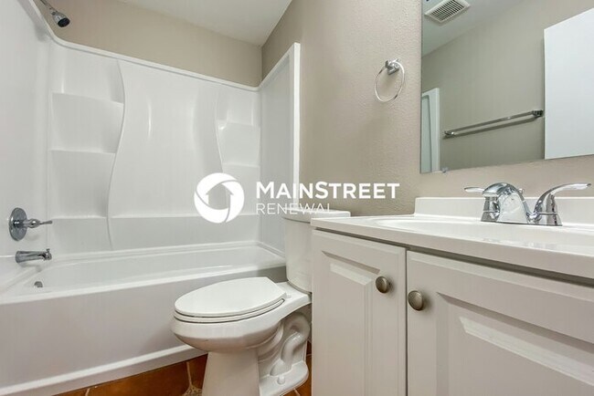 Building Photo - 3 Bedroom Pet-Friendly Home in TAMPA, FL with Main Street Renewal