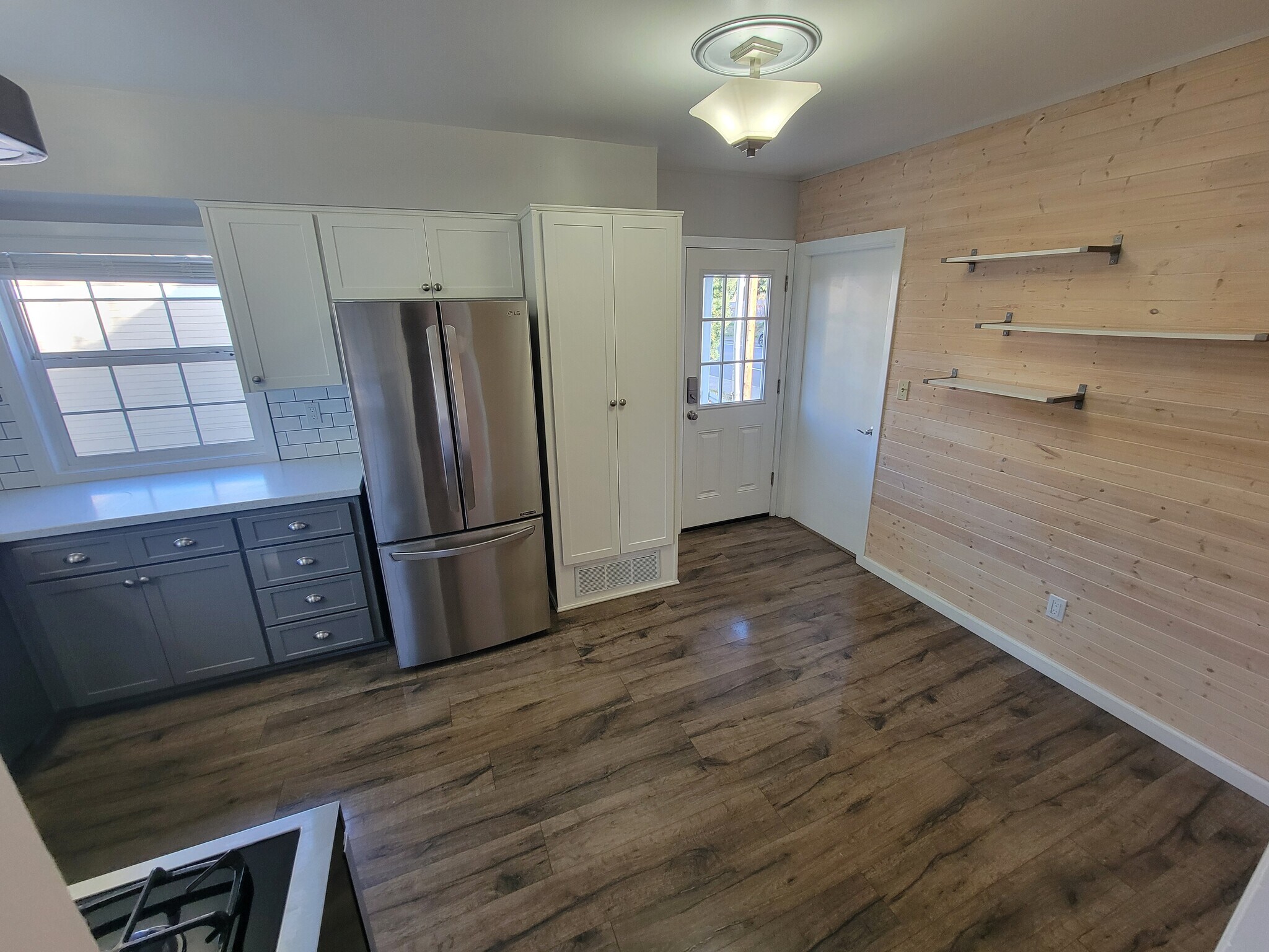 Building Photo - 8385 SW Avery St