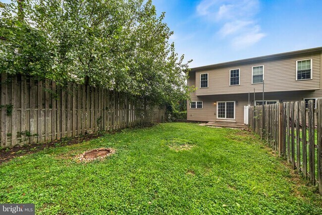 Building Photo - 7845 Nixon St