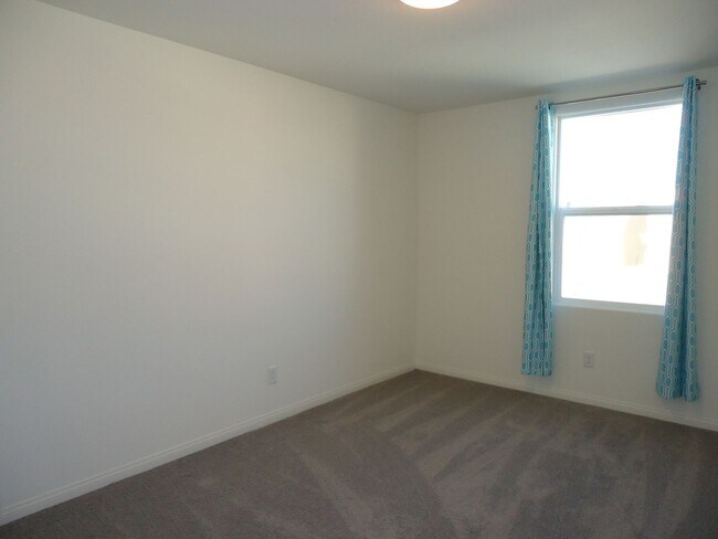 Building Photo - Beautiful two story house at SW area with ...