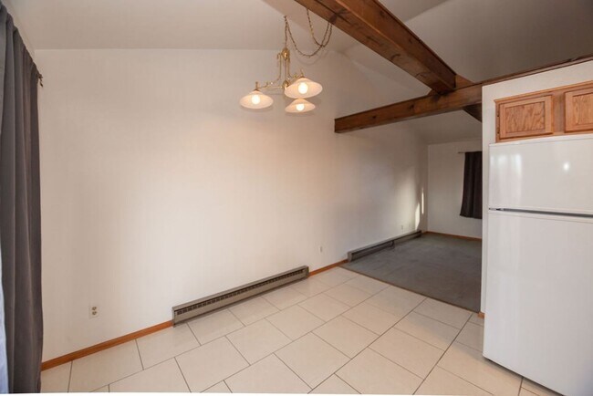 Building Photo - 3208 Spruce Dr