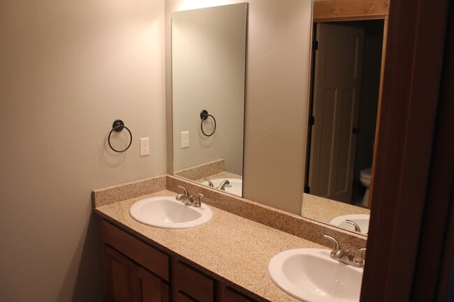 Building Photo - 3689 Pipestone St