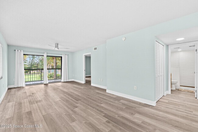 Building Photo - 551 S Brevard Ave