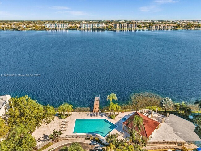 Building Photo - 118 Lake Emerald Dr
