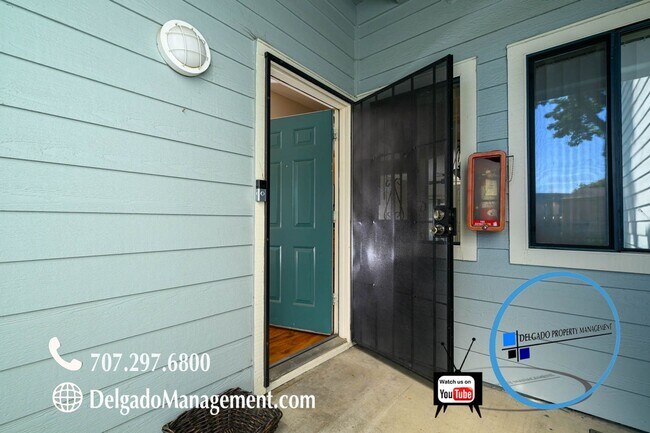 Building Photo - Glen Cove downstairs condo!