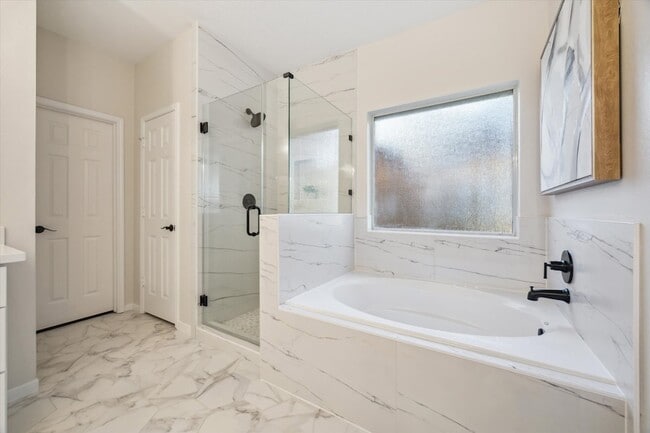 Building Photo - 2350 Seamist Cir