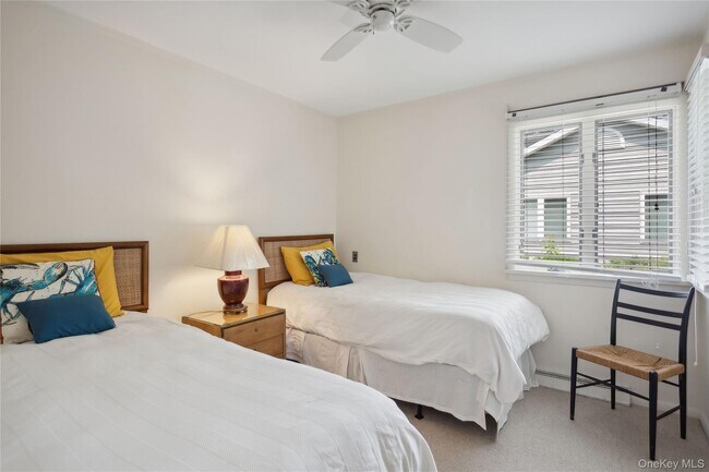 Building Photo - 33 Beach Rd