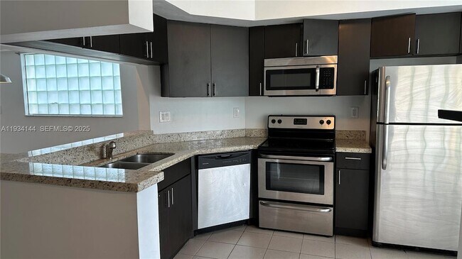 Building Photo - 8834 SW 130th Ct