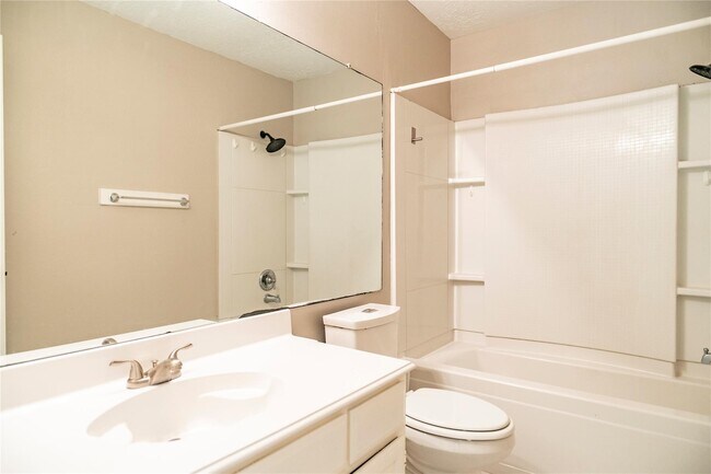 Building Photo - 3523 Ashlock Dr