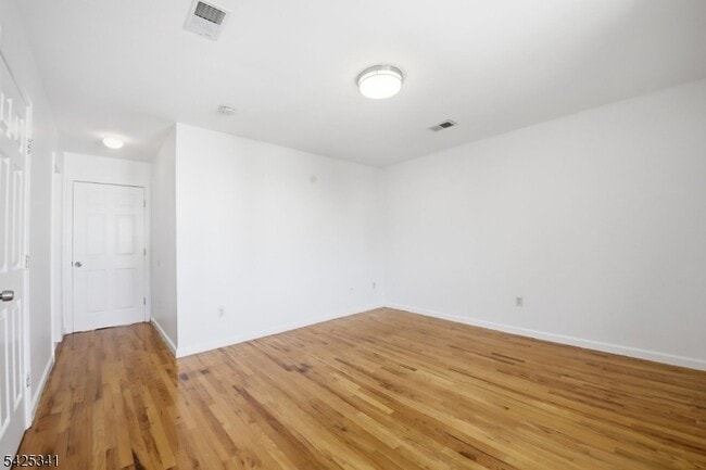 Building Photo - 20 Wakeman Ave
