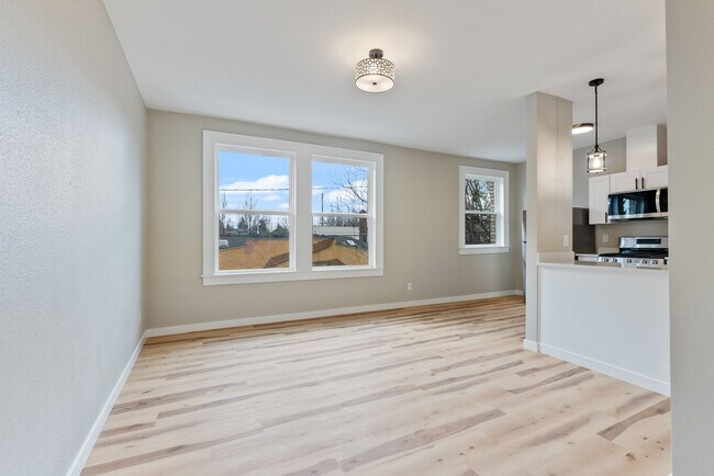 Building Photo - Fully Renovated Studio In Historic Avalon ...