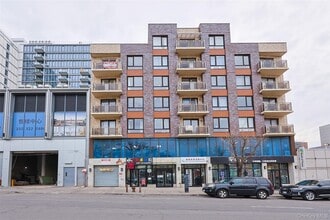 Building Photo - 7 Boulevard