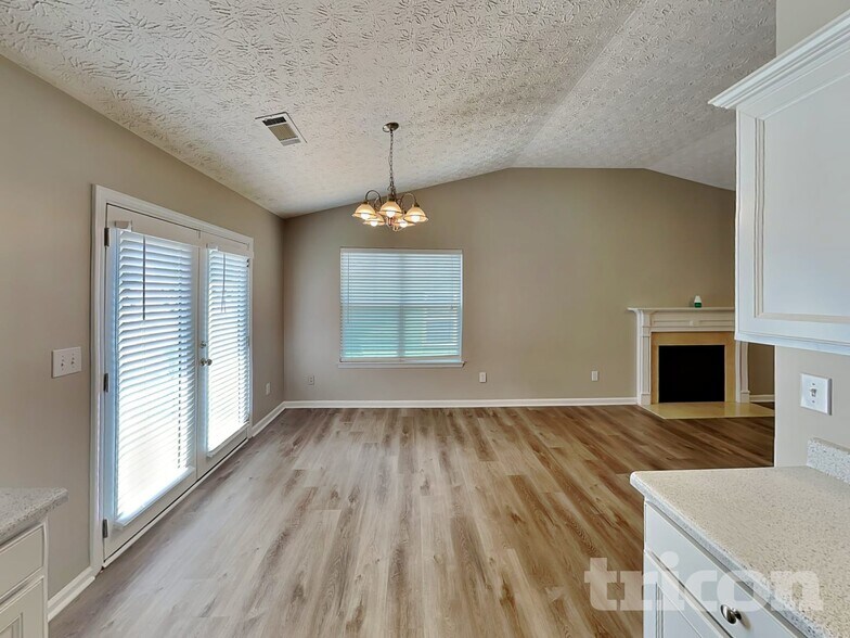 Building Photo - 210 Brookstone Trail