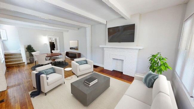 Building Photo - BEAUTIFUL 3 Bedroom, 1 bath with NEWER Ren...