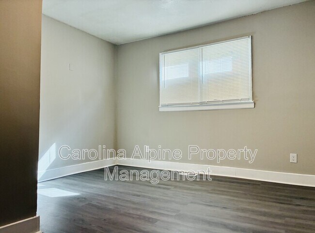 Building Photo - 2716 Mayfair Ave