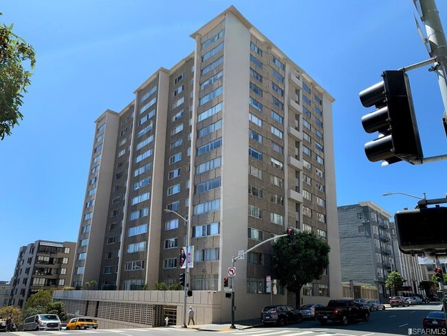 Building Photo - 1001 Pine St