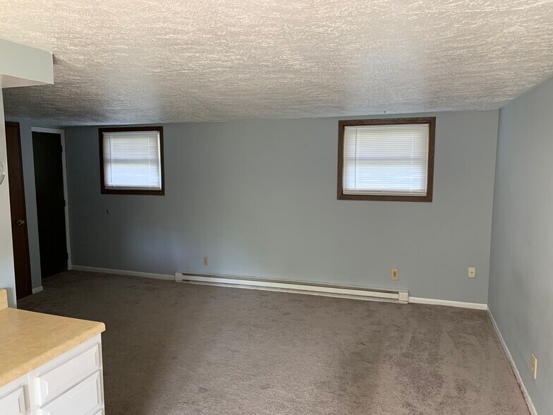 Building Photo - 3840 Mona Dr