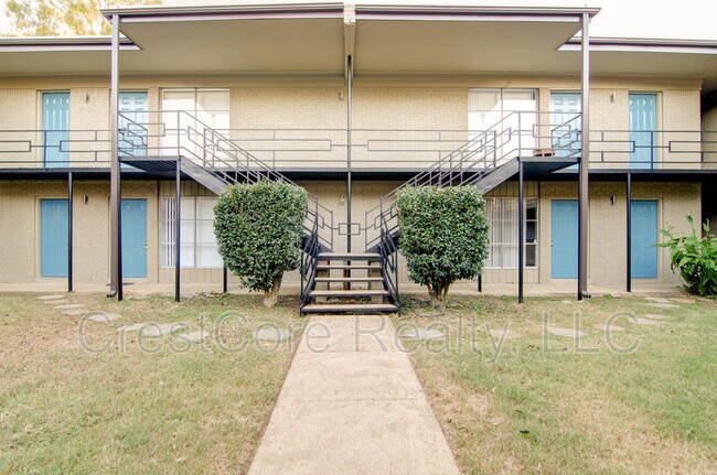 Primary Photo - 21 Diana St