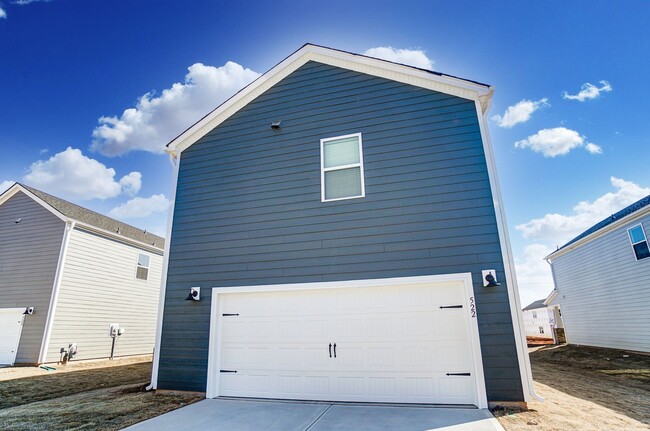 Building Photo - 4 Bedroom Home in Belmont