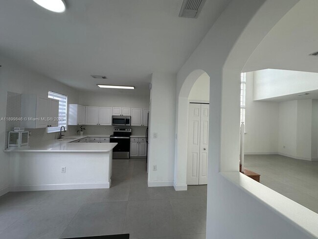 Building Photo - 10101 NW 32nd Terrace