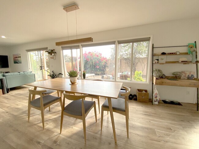 Building Photo - 11935 Sapota Dr