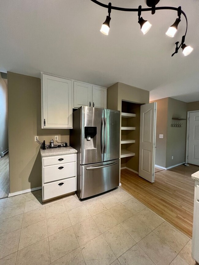 Building Photo - Spacious 3BR/2.5BA Fairbanks Home – Garage...