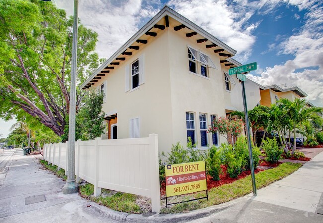 Building Photo - Bermuda Cay Townhomes