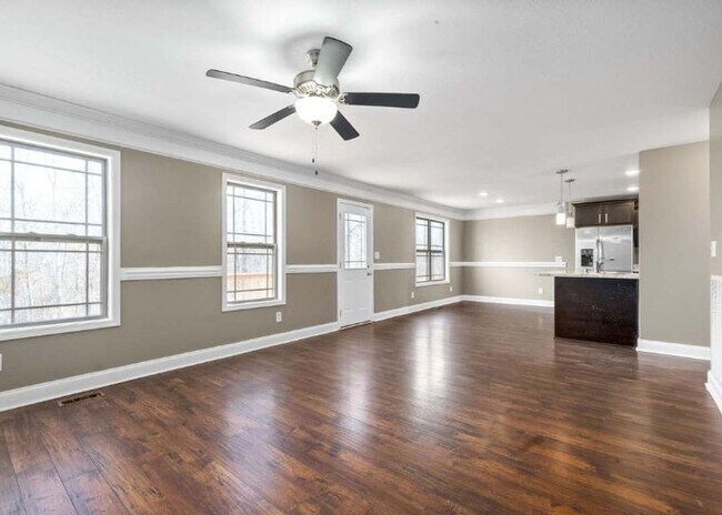 Building Photo - 1103 Medallion Ct