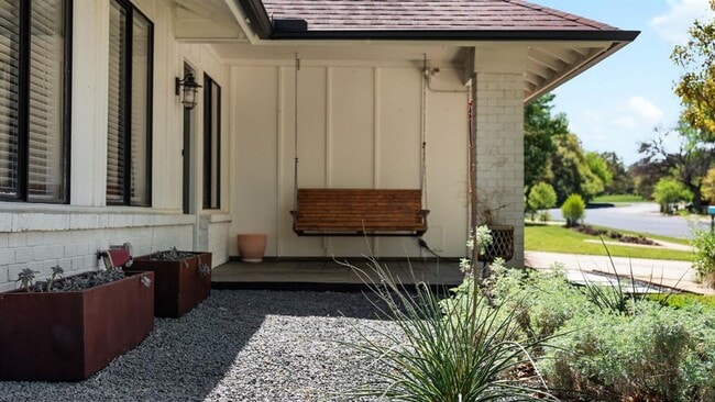 Building Photo - 6601 Blarwood Dr