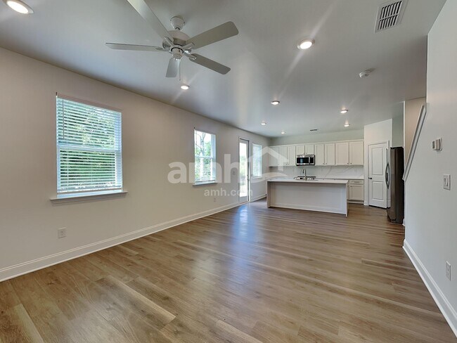 Building Photo - 1628 Aquamarine Dr