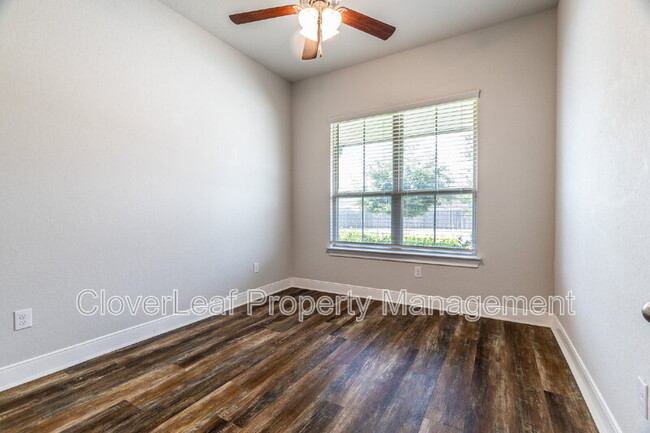 Building Photo - 3159 Daisy Meadow
