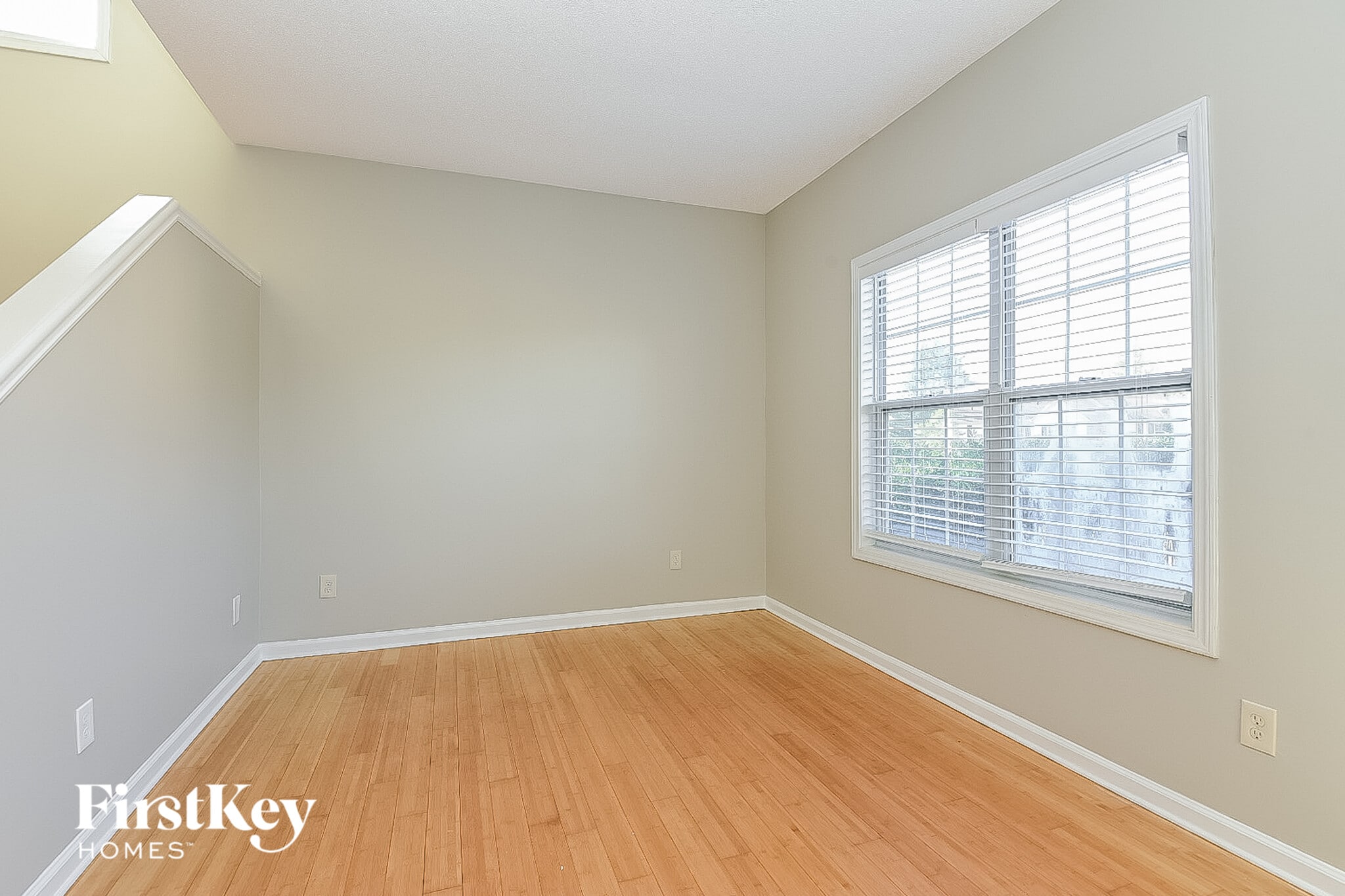 Building Photo - 405 Westwind Ct