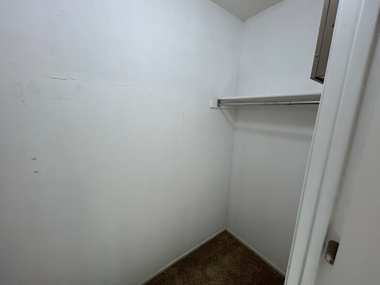 Building Photo - 8111 W Lynwood St