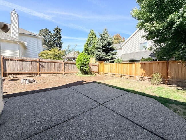 Building Photo - 16775 SW Springwater Ln