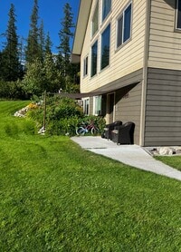 Building Photo - Main House