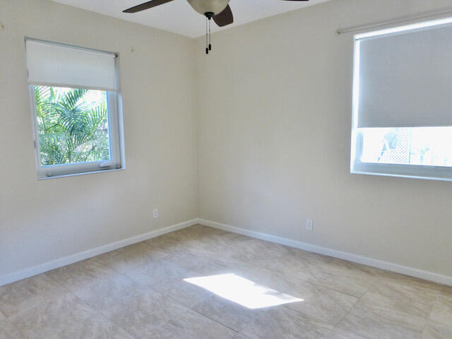 Building Photo - 831 Biscayne Dr